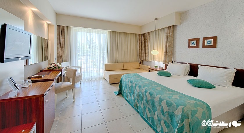 تخت بزرگ اتاق سوپریور